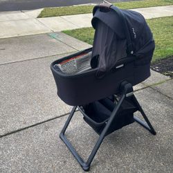  Bassinet 