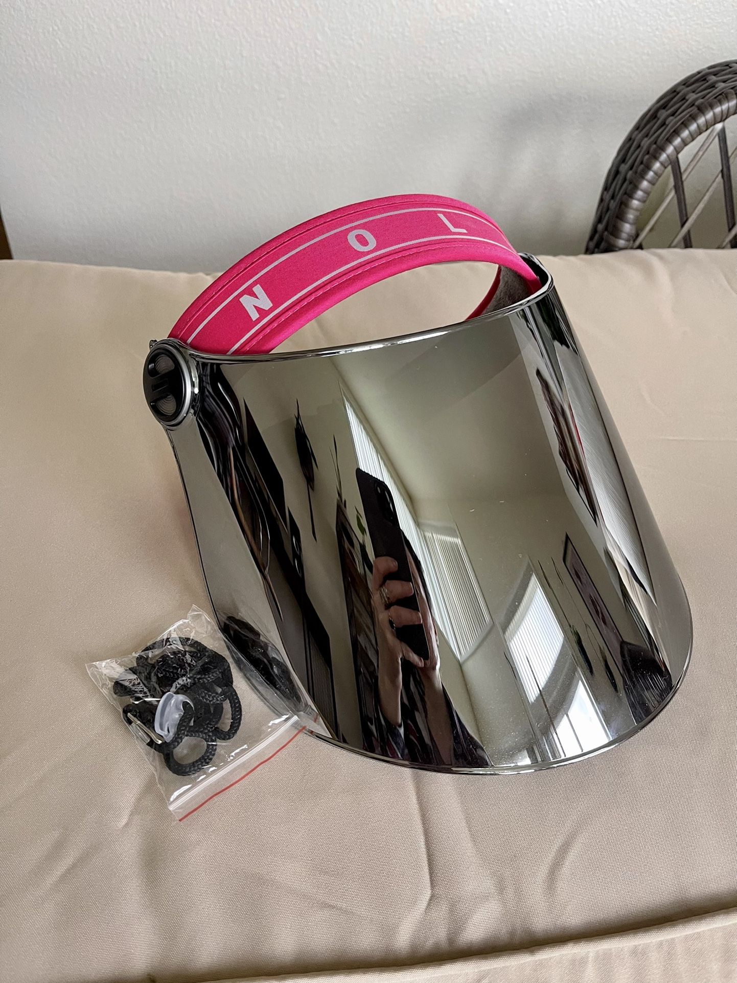 Noli Yoga UV Protection Face Shield, Mask - Fuchsia