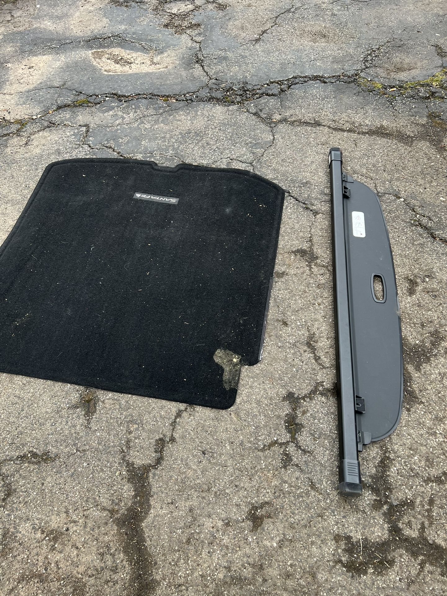 Hyundai Santa Fe Cargo Cover And Rear Trunk Carpet