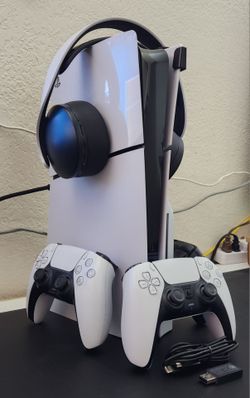 Ps5 Slim With 3 Controllers and Headset.