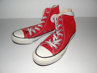 Converse Chuck Taylor All Star High Top in Red