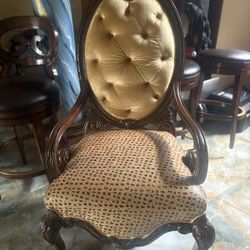 (Need Gone)Baroque style chair