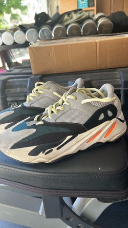 Adidas Yeezy Boost700