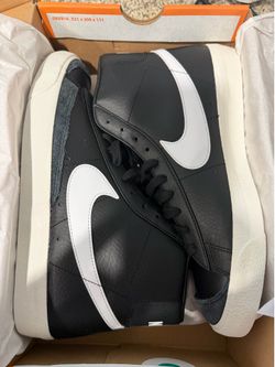 Nike BLAZER MID '77 VNTG shoes