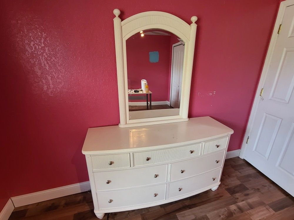 Girls Bedroom Furniture Set - Dresser, Full Size Bed Frame, Nightstand
