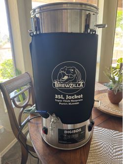 This weekend only-60.00 KegLand DigiBoil 35L (9.25 Gallon) Electric Brewing Kettle + Insulated Jacket – Like New