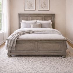 Beautiful Queen Bed Frame With Free Mattress 