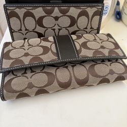 Vintage Authentic Coach Wallet W/ Checkbook