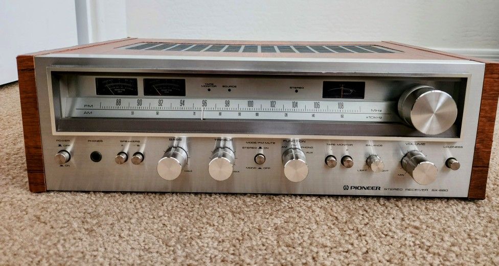 Vintage Pioneer SX-680 stereo receiver. Restored