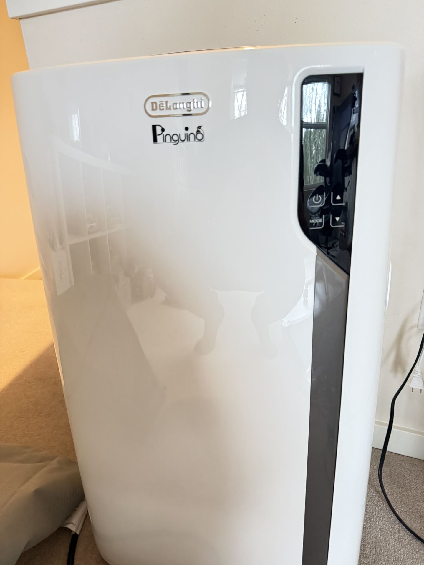 DeLonghi PAC EL275HGRKC-1A Portable Air Conditioner