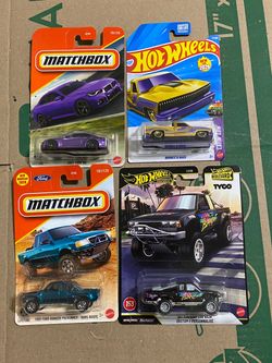 Hot Wheels and Matchbox Die-Cast Cars read description