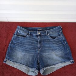 Levi's high rise cuffed jean shorts womens size 18 -W34 stretch 