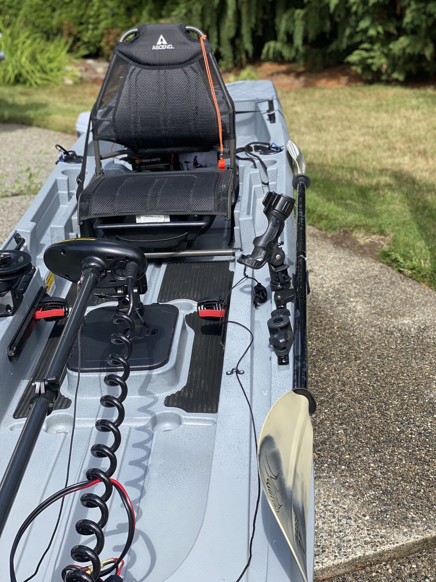 Ascend 133X Recreational Kayak“Fully rigged Fishing Kayak” for Sale in