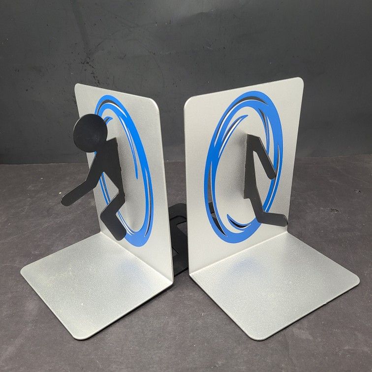 Portal 2 ThinkGeek Video Game Bookends Aluminum Metal Book Ends VALVe 2011