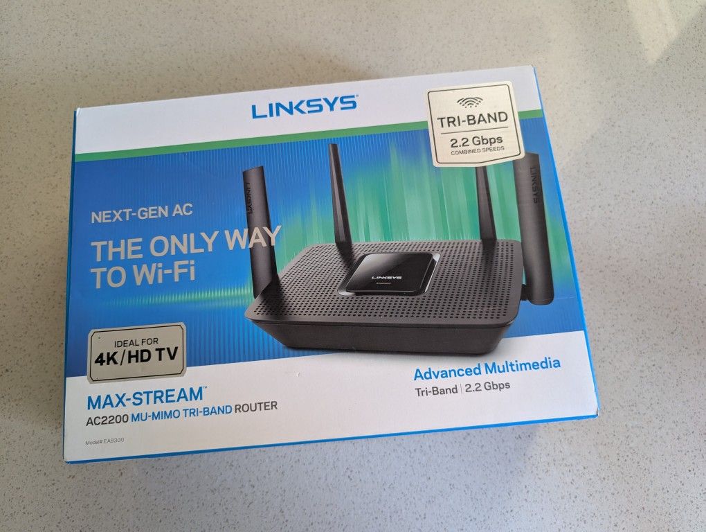 New Linksys AC2200 Wifi Router. Super Fast Tri-band