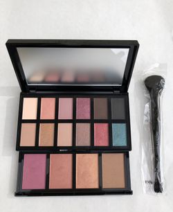 NEW Lancôme A Parisian Wanderlust Eye and Face Palette with Dual End Brush