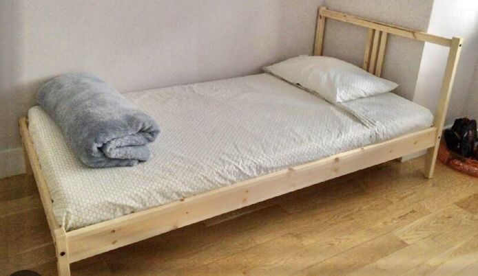 ***Twin Bed With Mattress ****