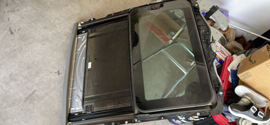 Sunroof assembly 07 335i