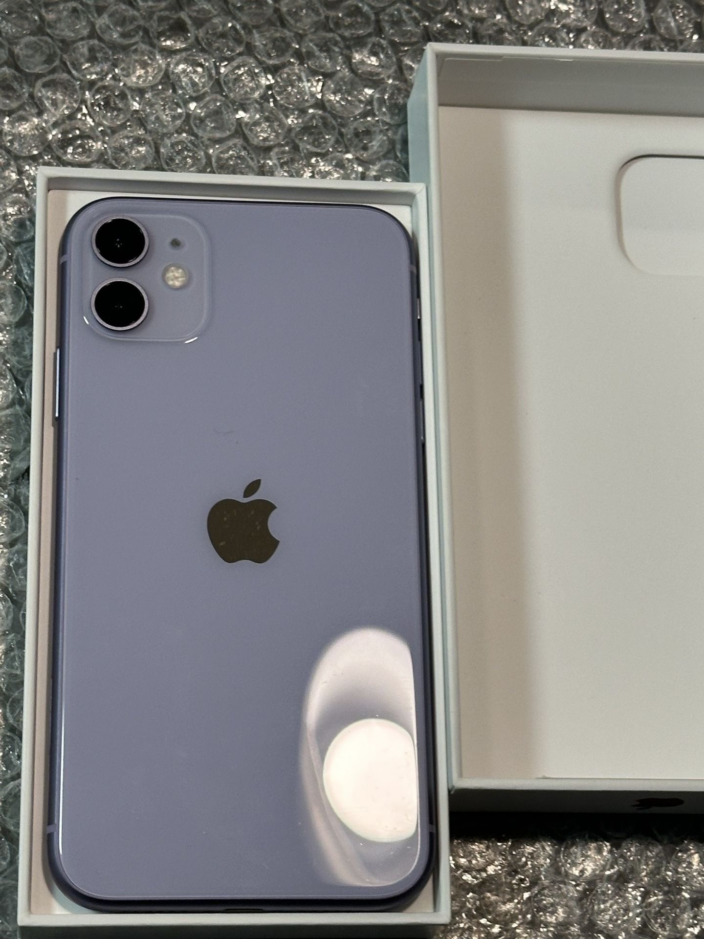 iPhone 11 128GB Purple UNLOCKED