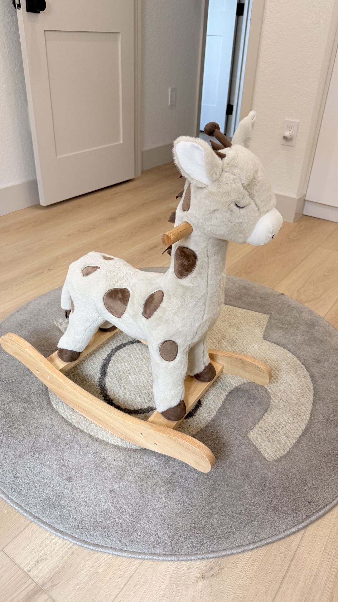 Pottery Barn Giraffe For Nursery Room