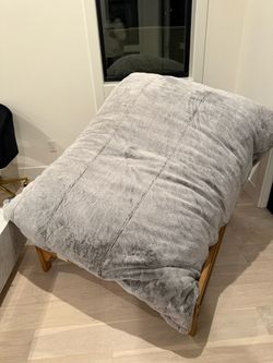 LOVE SAC Pillow Sac Chair: Charcoal Wombat Phur