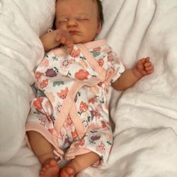 SOLD OUT SCULPT HANDMADE BRAND NEW COLLECTIBLE EXCLUSIVE REBORN NEWBORN BABY DOLL EVIE BY LAURA LEE EAGLES.