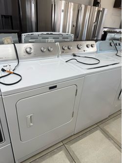 Maytag top load washer and gas dryer set