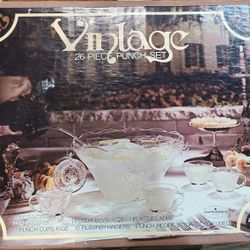 vintage 26 piece punch set 600/92A