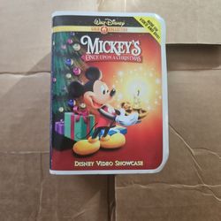 VINTAGE 2000 MCDONALD'S & WALT DISNEY GOLD COLLECTION FEATURING MICKEY'S  ONCE UPON A CHRISTMAS  FIGURE NEW OUT OF BOX FOR  PICS ONLY $10.00