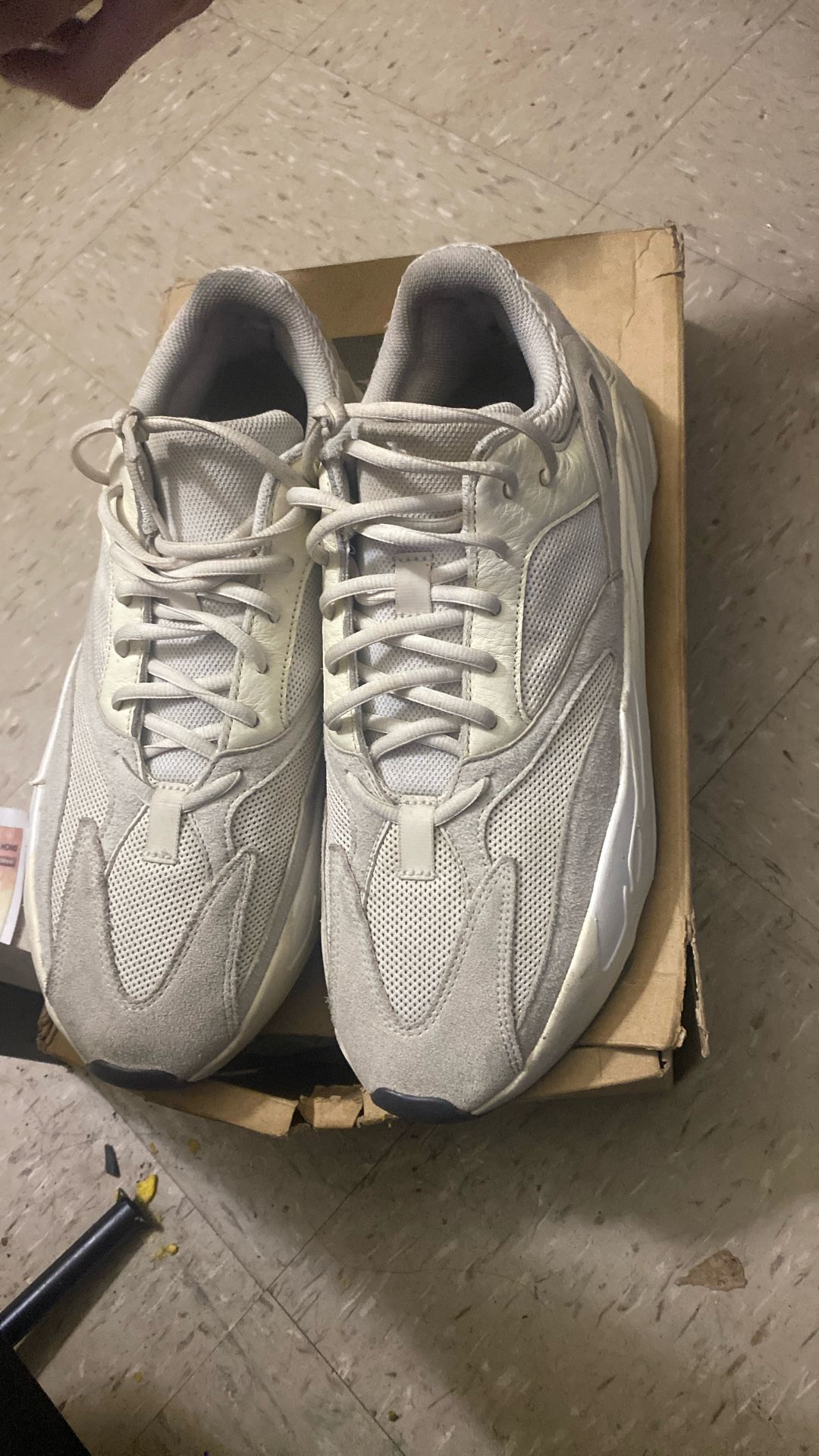 yeezy 700s boost 