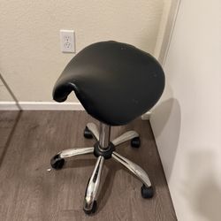 Both Saddle Chair