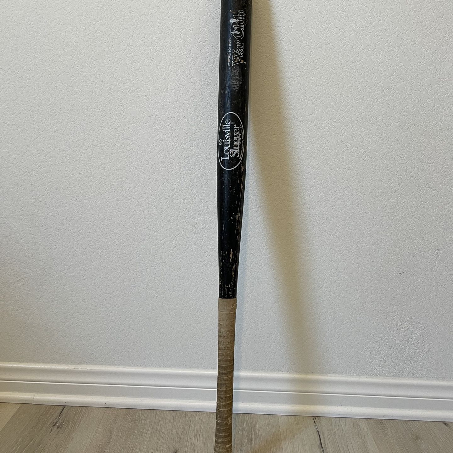 Vintage Louisville Slugger softball Bat. 34” Inches Long. for Sale in  Riverside, CA - OfferUp