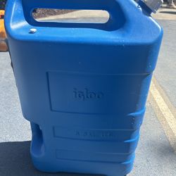 6 Gallon Water Container