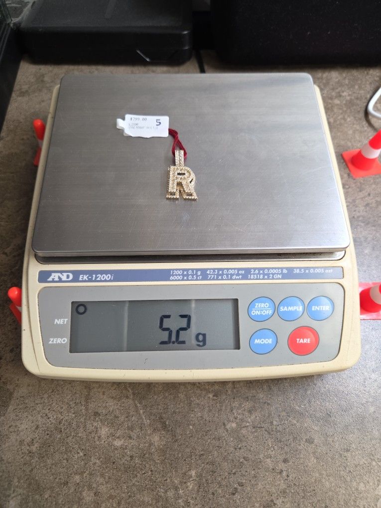 R. 14K 5.3 GR DIAMOND