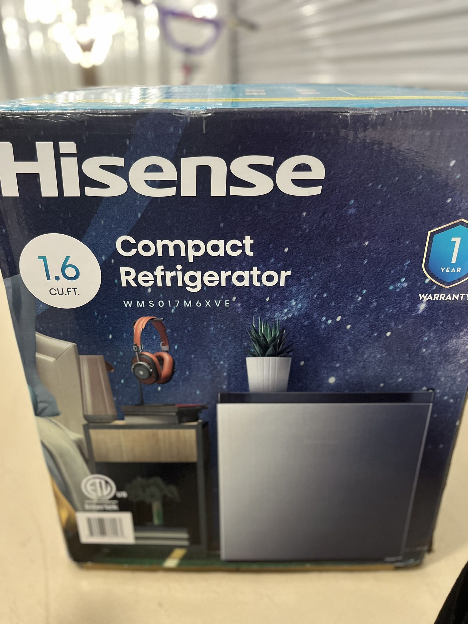 Hisense Compact Refrigerator 1.6 Cu. Ft.
