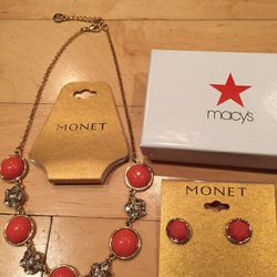 Pretty MONET Necklace And Earrings NEW