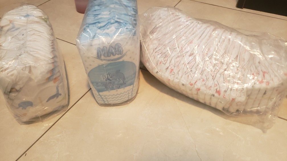 Newborn diapers. Pañales de recien nacido