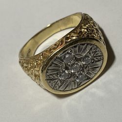 Absolutely Gorgeous And Stunning 14Kt Solid Yellow Gold Diamonds  Ring Size 12