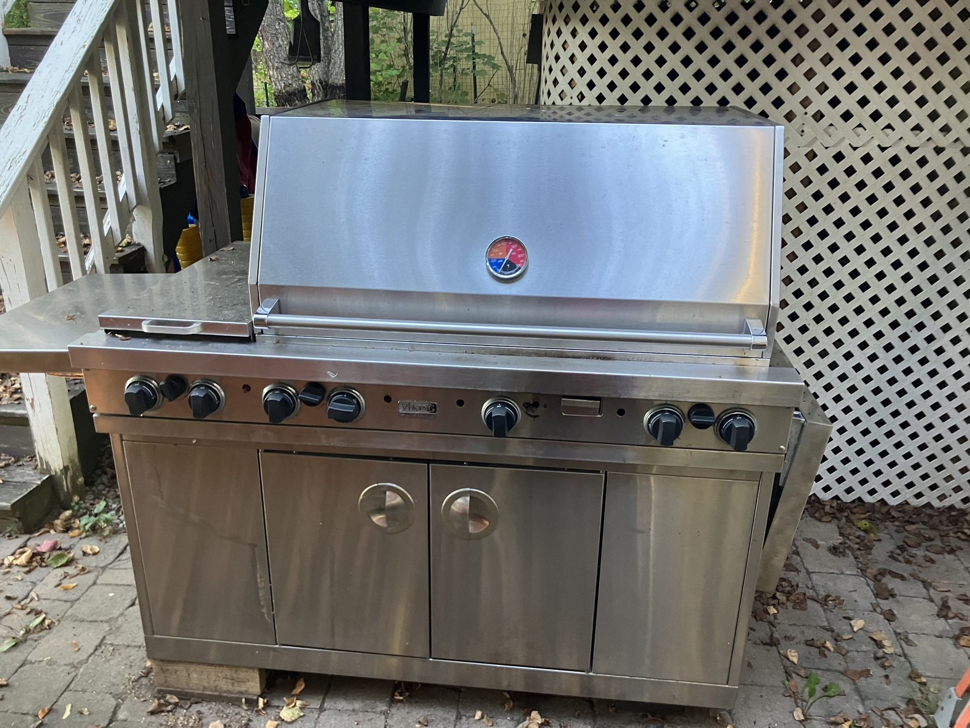 Viking Grill Stainless Steel With 2 Burners . Works Great!