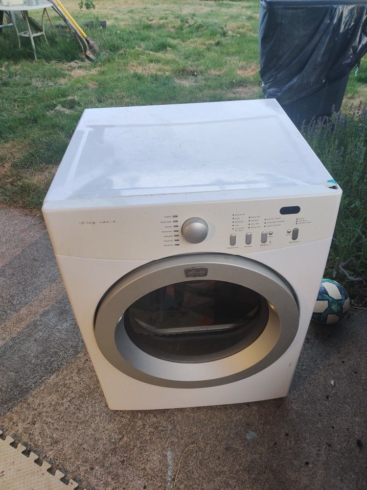 Frigidaire Affinity Dryer, Electric, AEQ7000ES