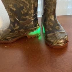light up rain boots camo