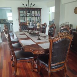 Gorgeous Dining Table Set