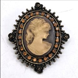 Vintage-Style Cameo Brooch with Rhinestones