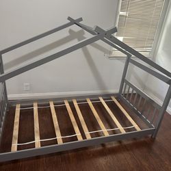 Montessori twin bed