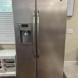 GE Side-by-side Refrigerator 