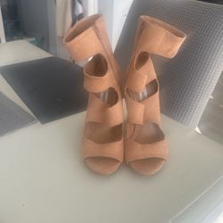 Steve Madden Nude block heels