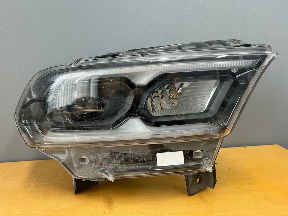 Dodge Durango Headlight