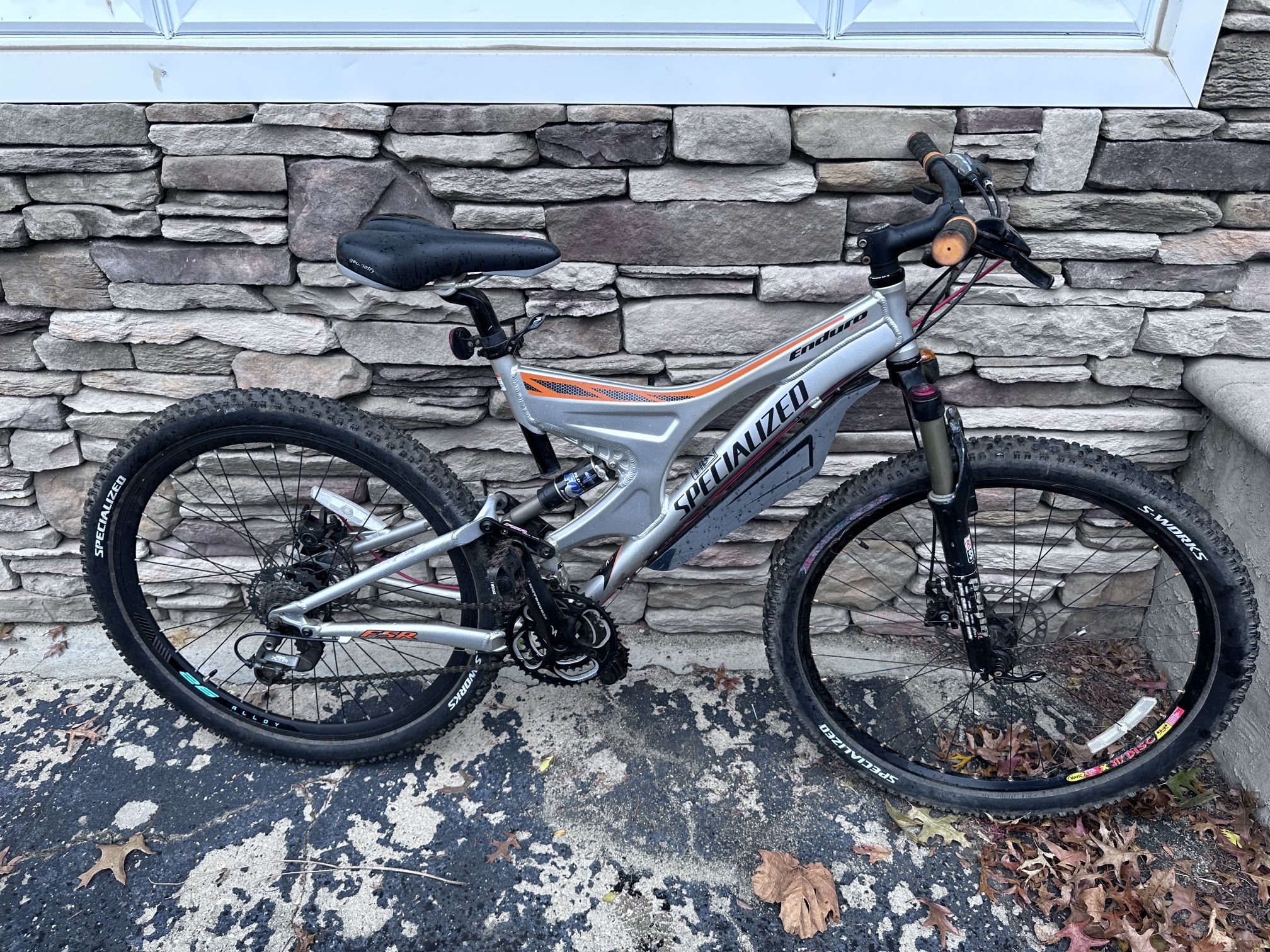 SPECIALIZED ENDURO PRO bicycle disc brakes 26” wheels bike