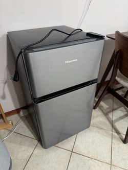 HiSense Mini Fridge & Freezer