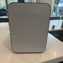 Frigidaire Portable 10L, 15-can Mini Fridge 